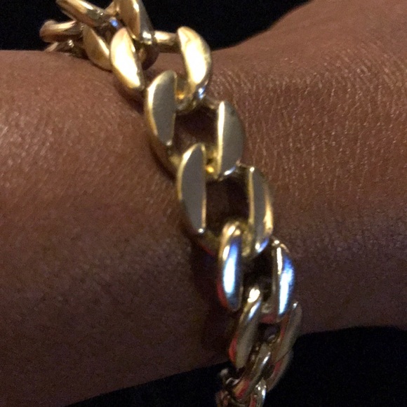 Jewelry - Picture 3 of 4